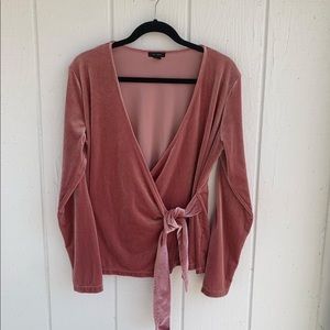 Halogen velvet top